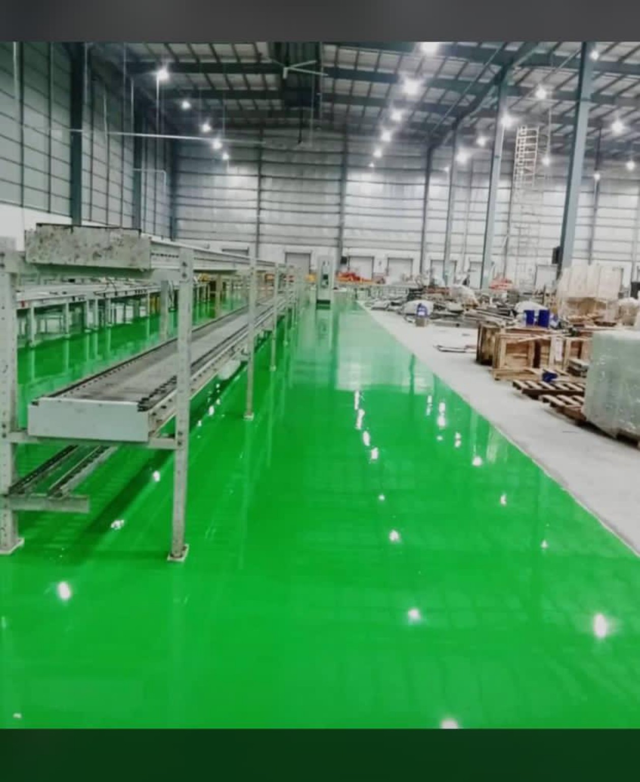 Green industrial epoxy floor